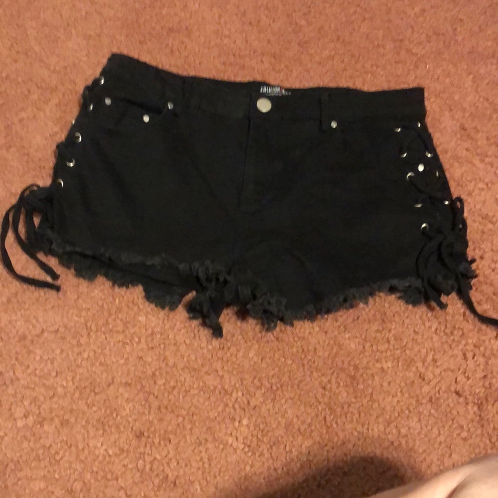 Fashion Nova Side Tie-up Shorts - Picture 1 of 7